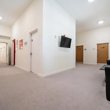 Jubilee Ground-floor Single Bedroom *
